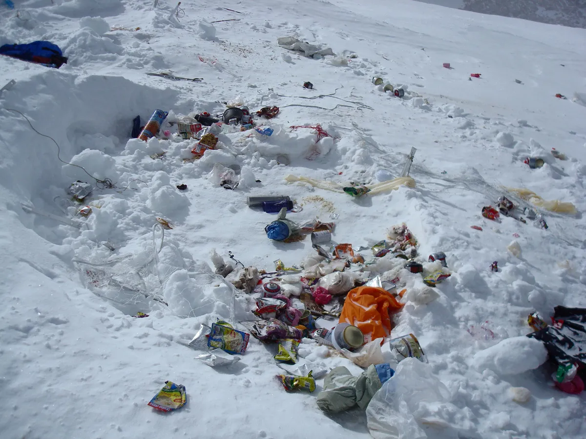 Everest summit and clean up campaign by Nepali and Indian Army personnel