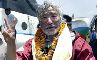 80 years Old Japanese starts climbing Mount Everest