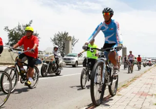 Cycle rally with peace message