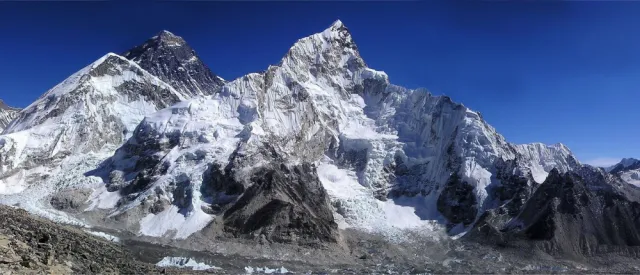Everest Base Camp Deluxe Lodge Trek in Nepal