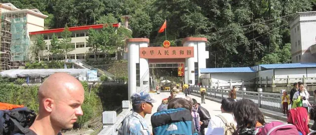 Tibet tour via Everest Base Camp – trekking scenery