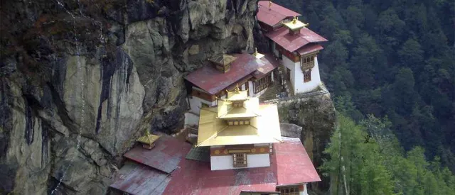 Bhutan Tour With Day Hiking in Bhutan
