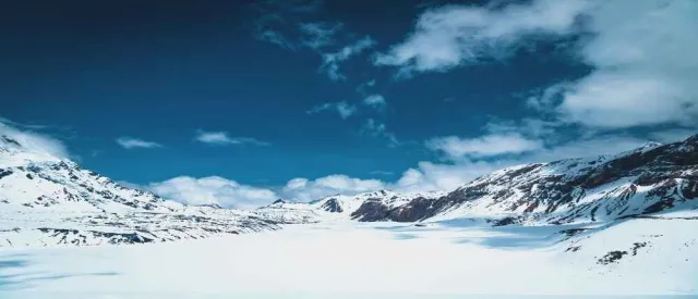 Annapurna Circuit with Tilicho Lake Trek in Nepal